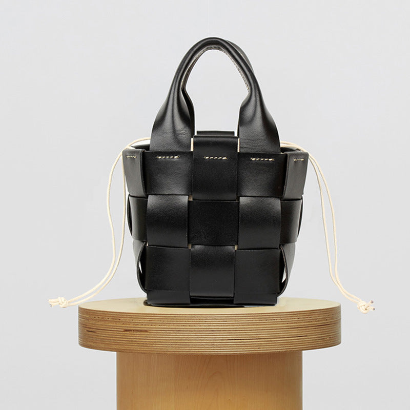 1520 handmade knit crossbody bag