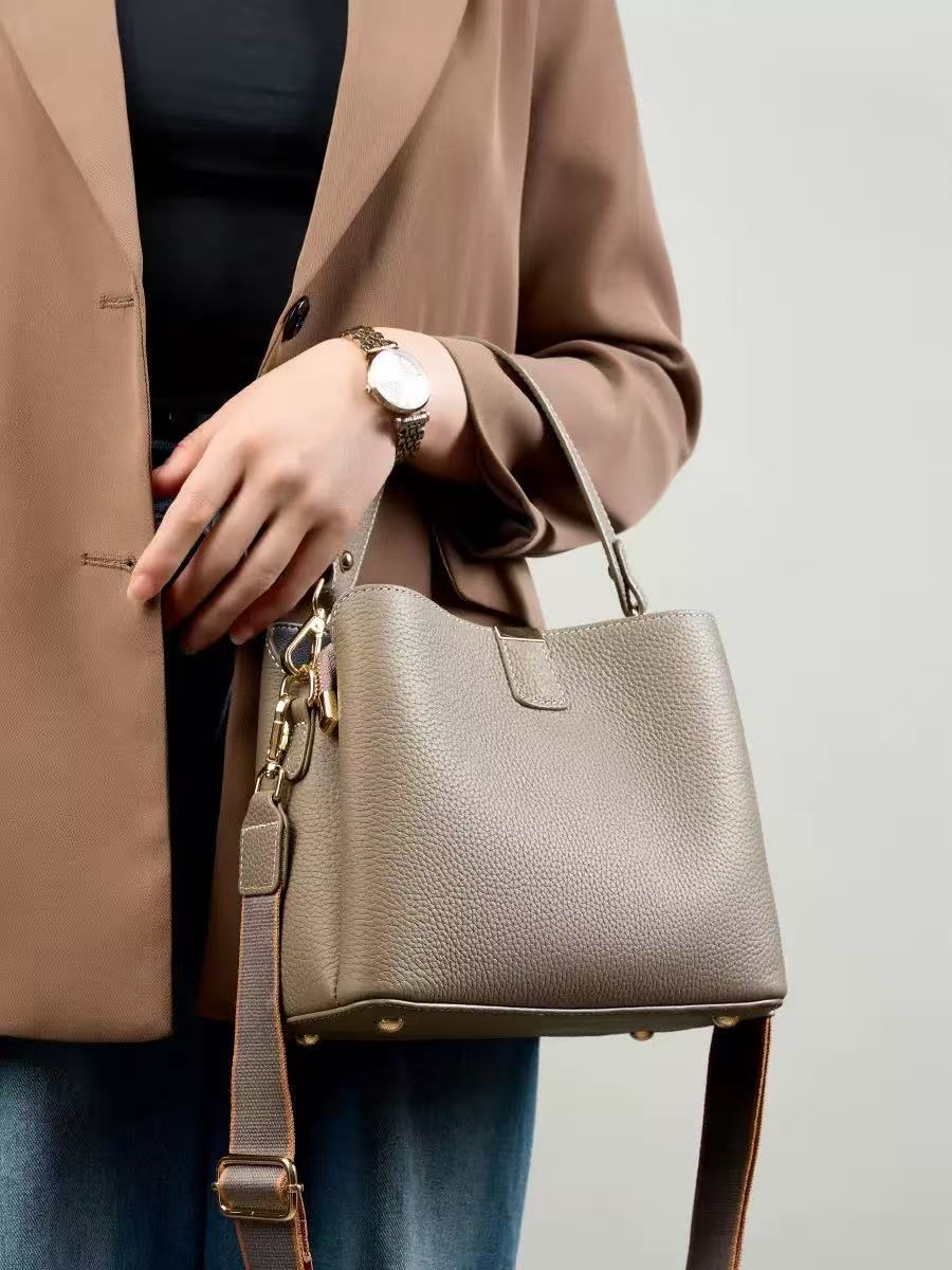 2386 Women's genuine leather bag