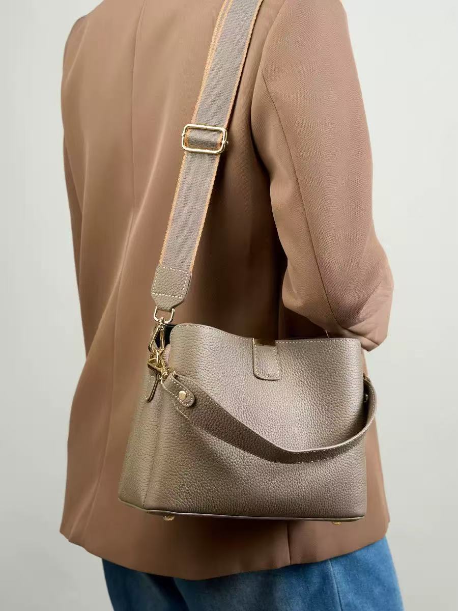 2386 Women's genuine leather bag