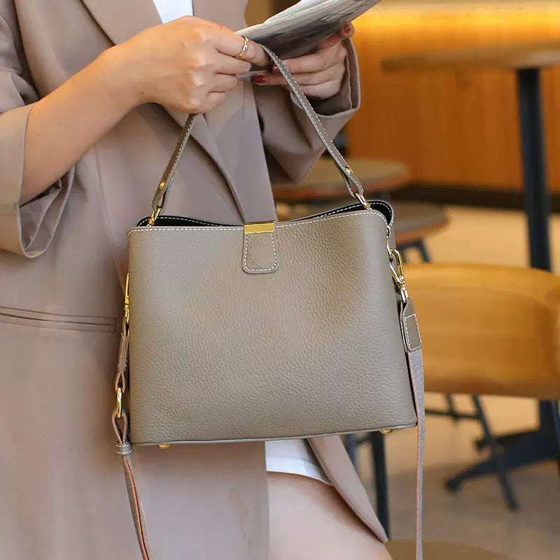 2560 genuine leather crossbody bag