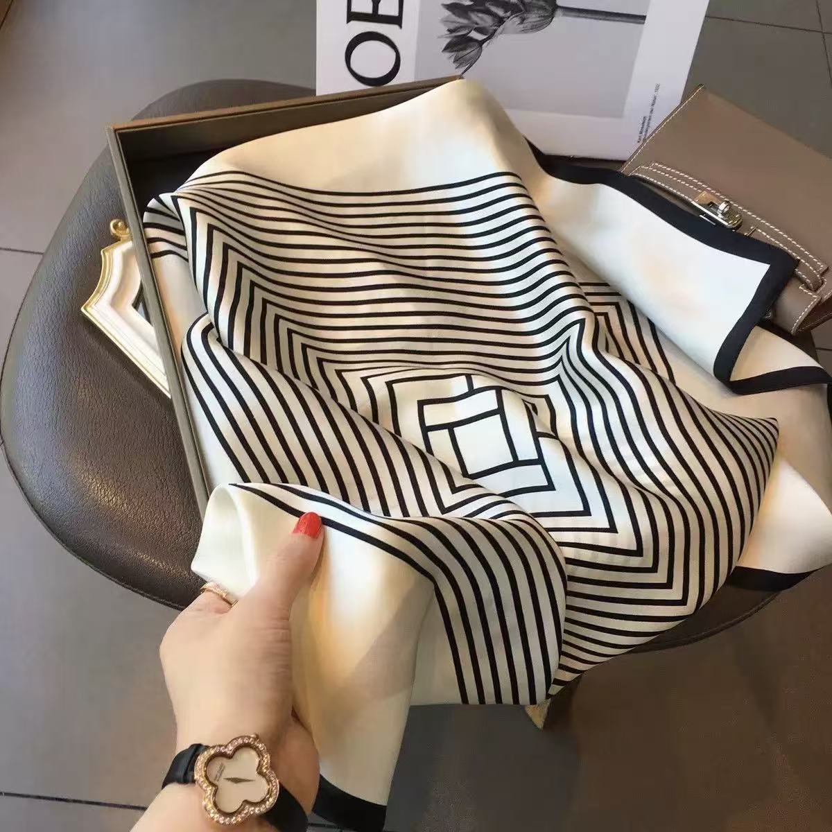 2581 Women's Luxury Square Silk Scarf