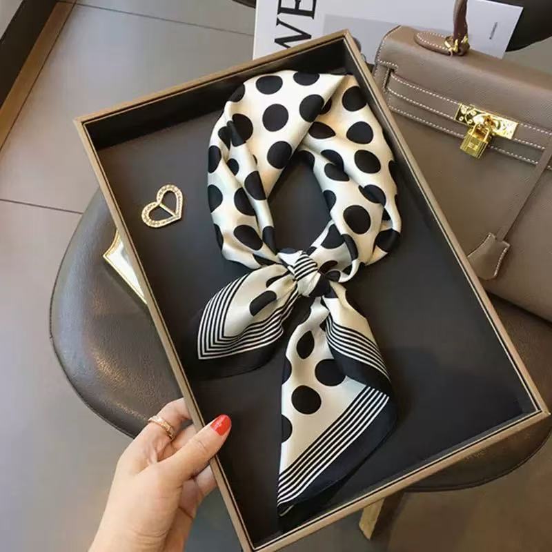2581 Women's Luxury Square Silk Scarf