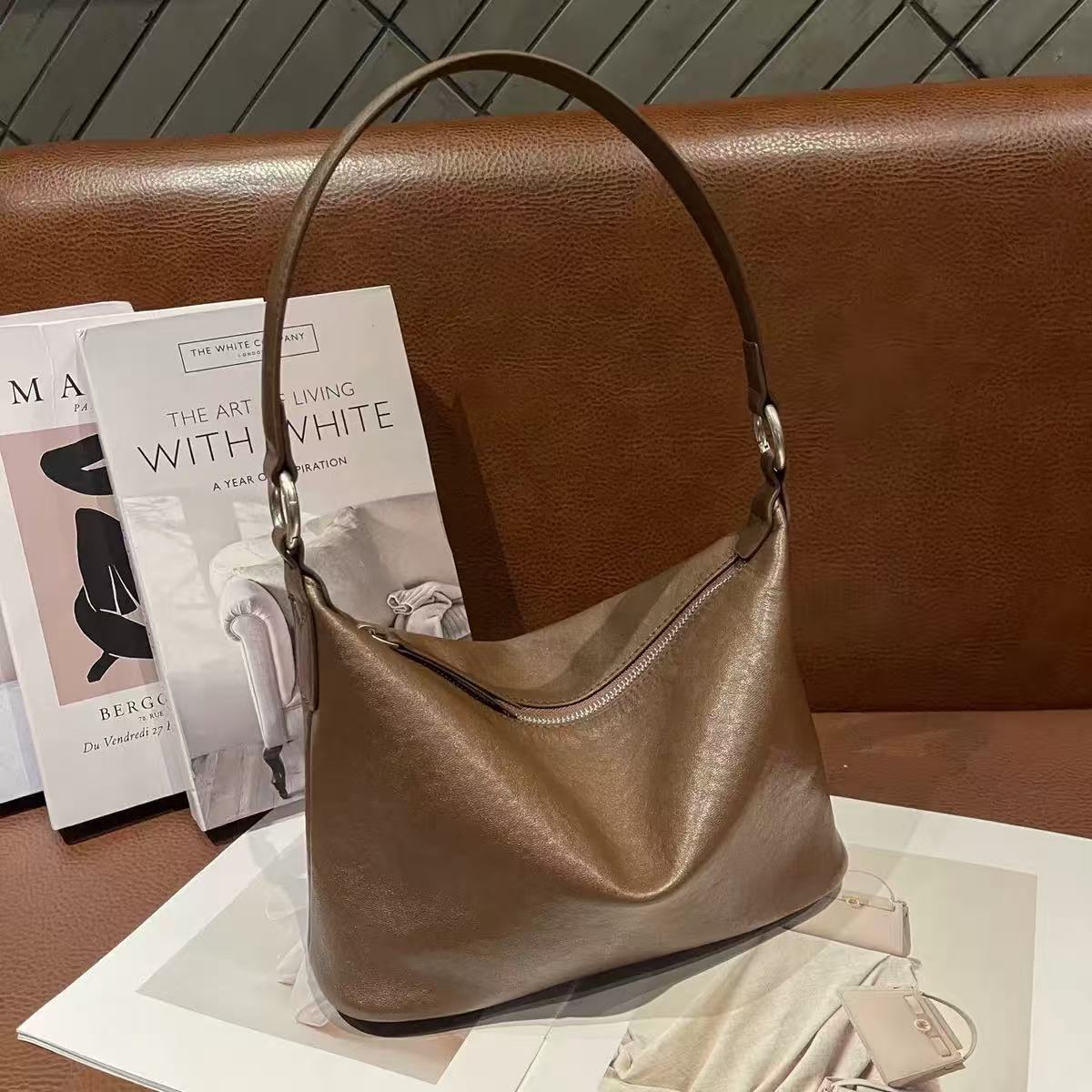 2597 Women's  Leather Banquet Bag