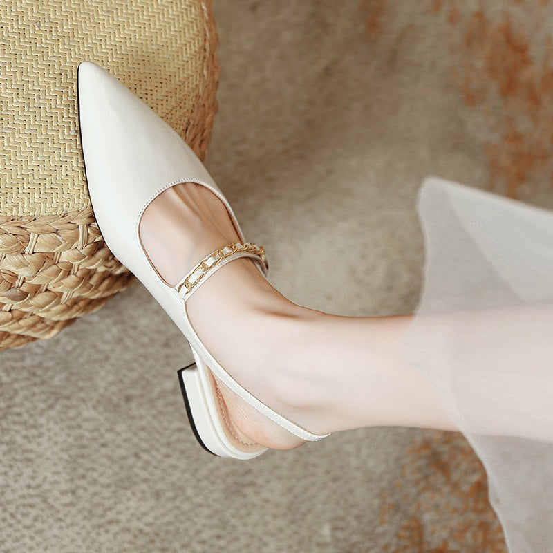 3748 Pointed-toe slingback high heels