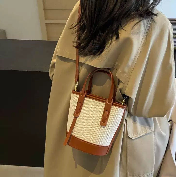 4546Fashionable handbag
