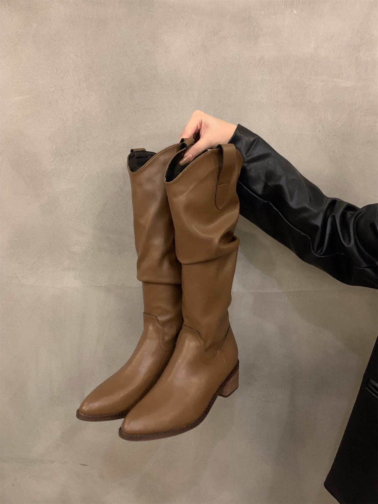 3076 Mid-Calf Boots