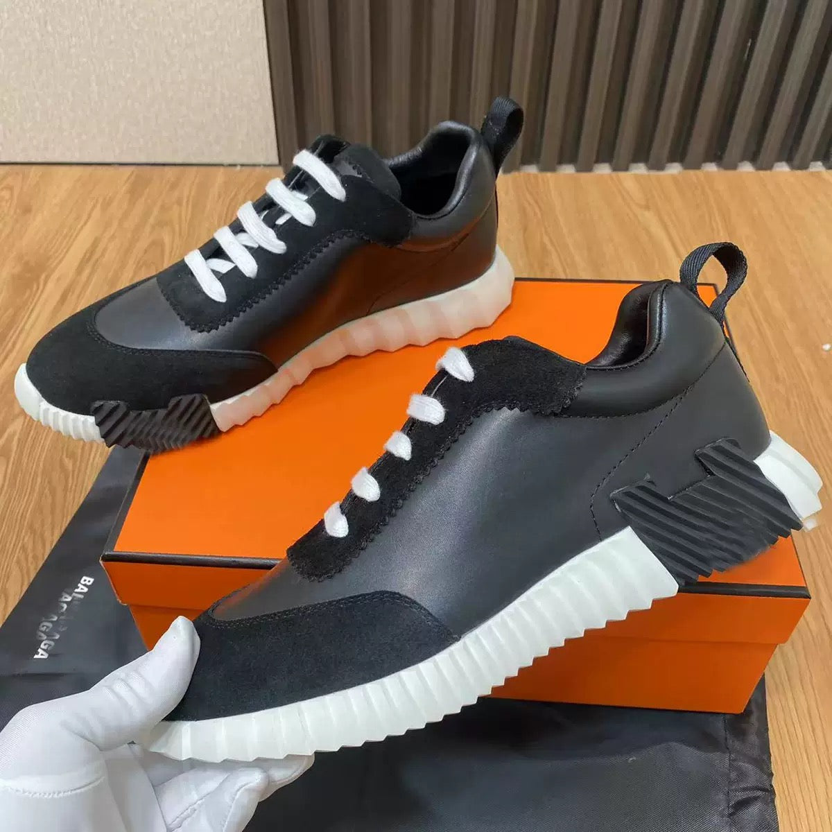 3887 Chic Casual Sneakers