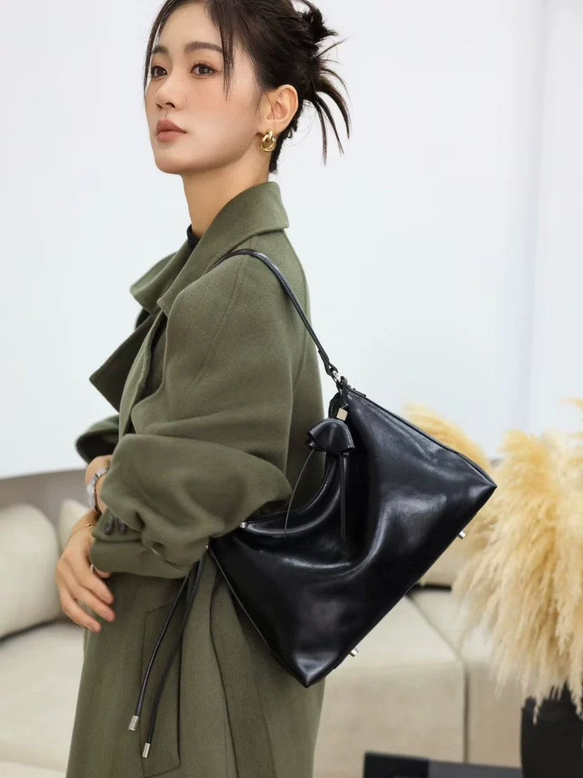 3933 Premium Crossbody Bag