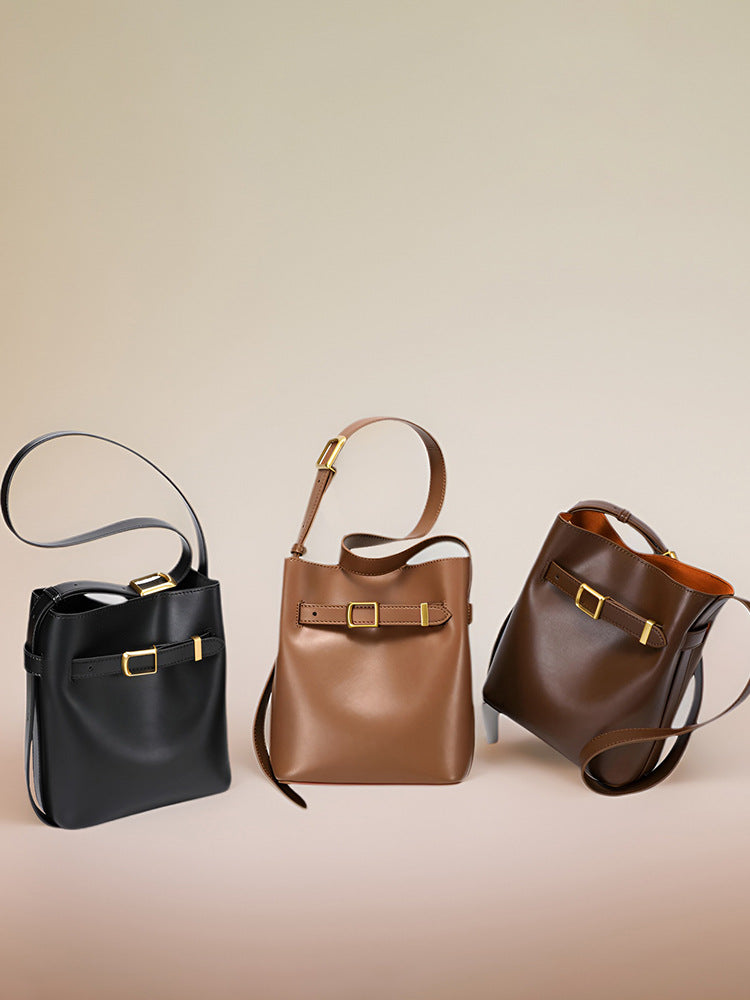 2861Classic messenger bag