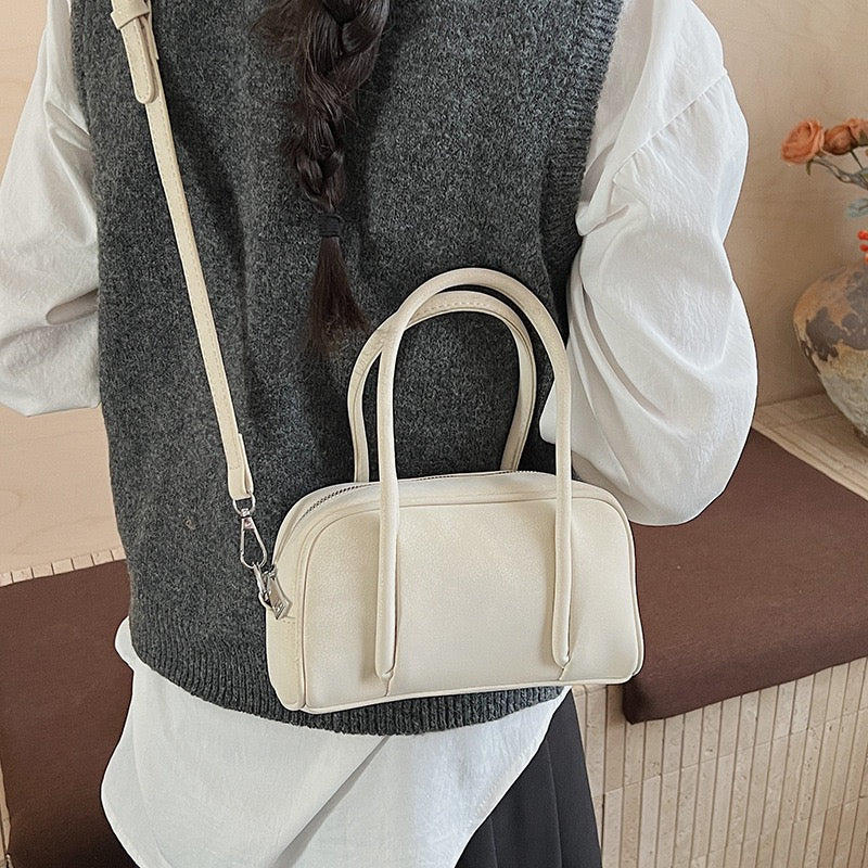 4215 Lady's Delicate Handbag