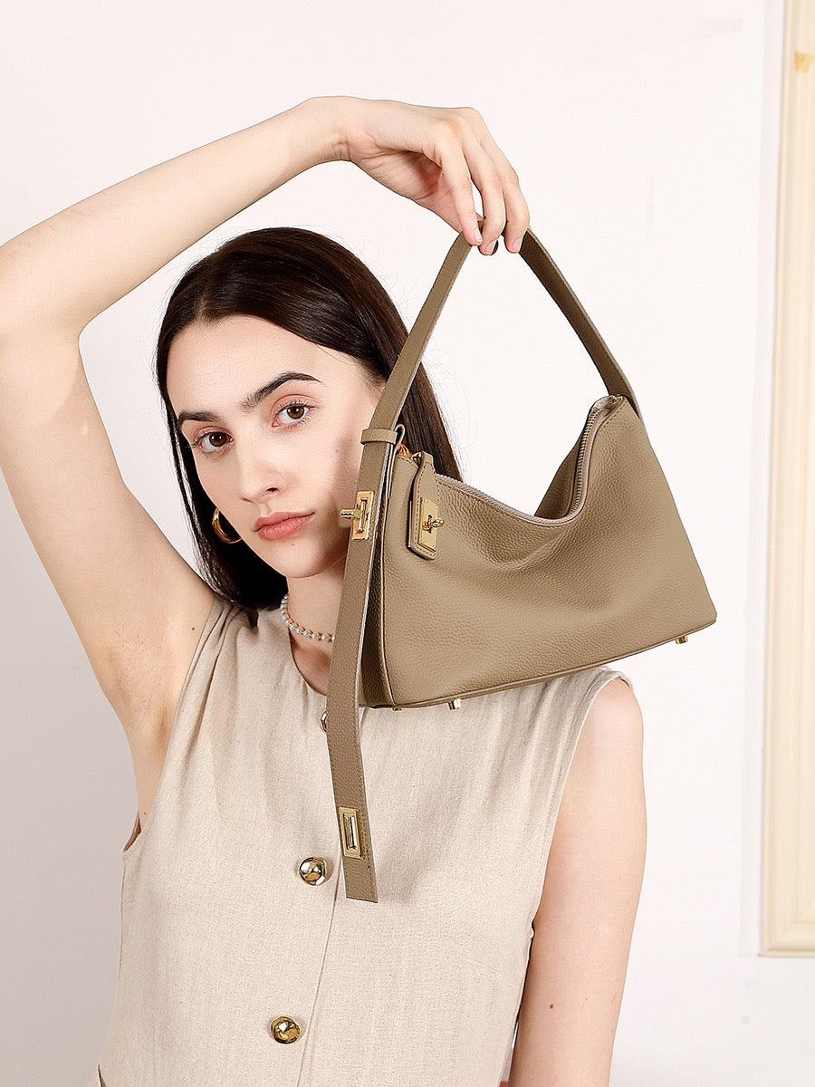 3073 Shoulder Bag