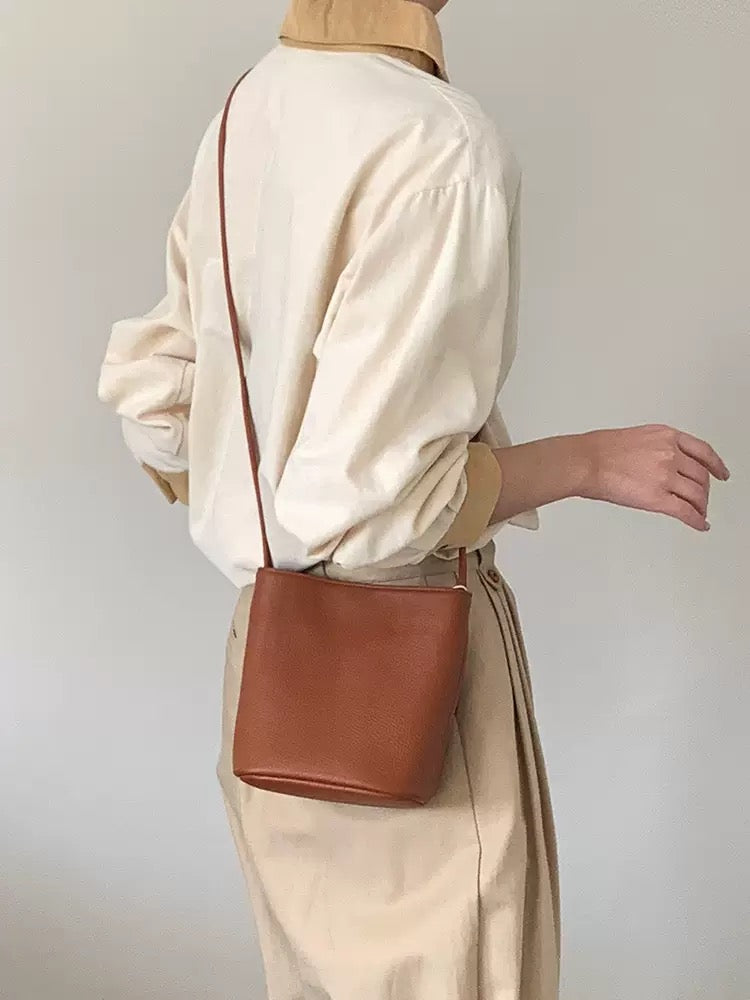 4899Fashionable crossbody bag