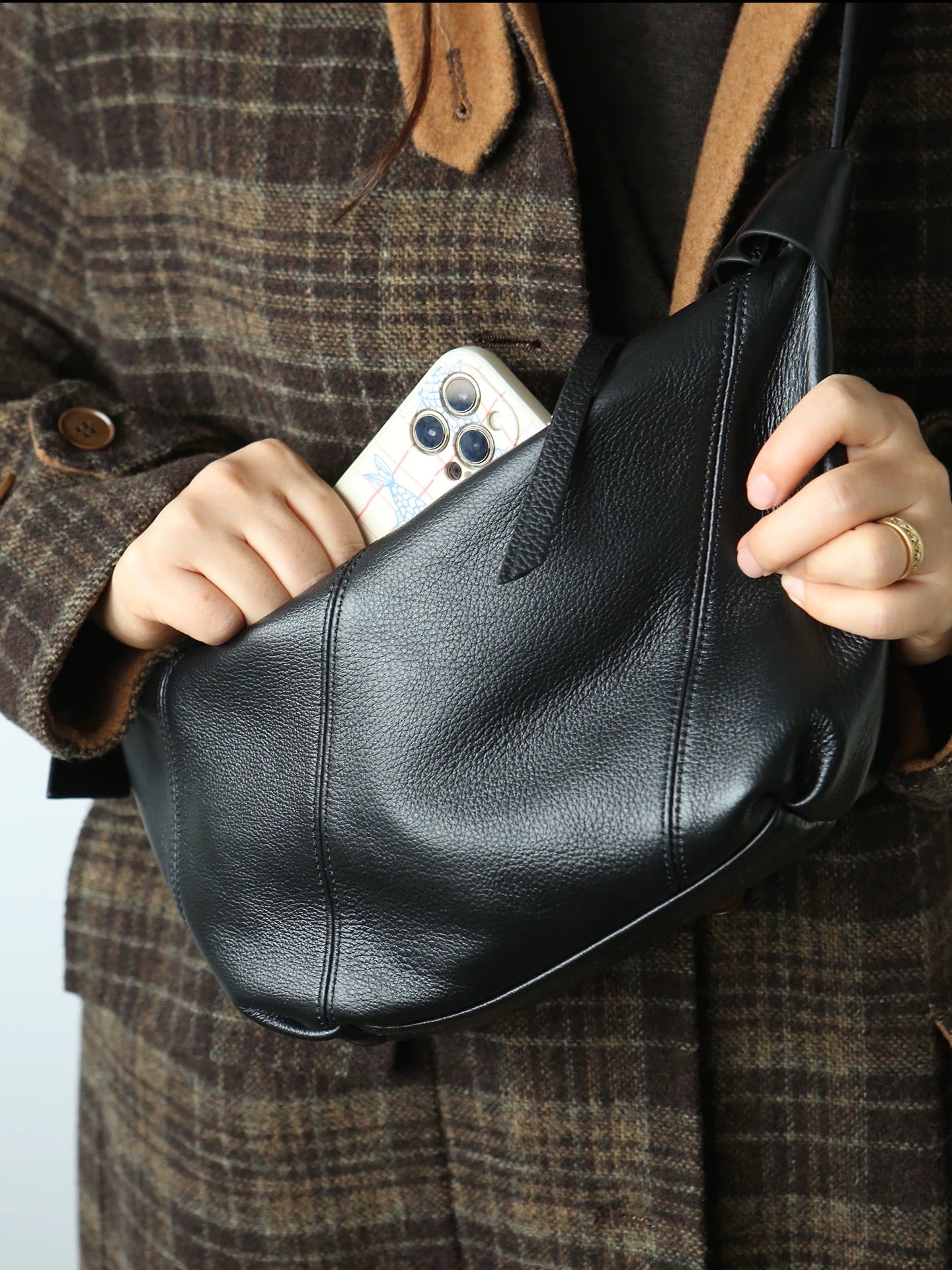 3888 genuine leather casual crossbody bag