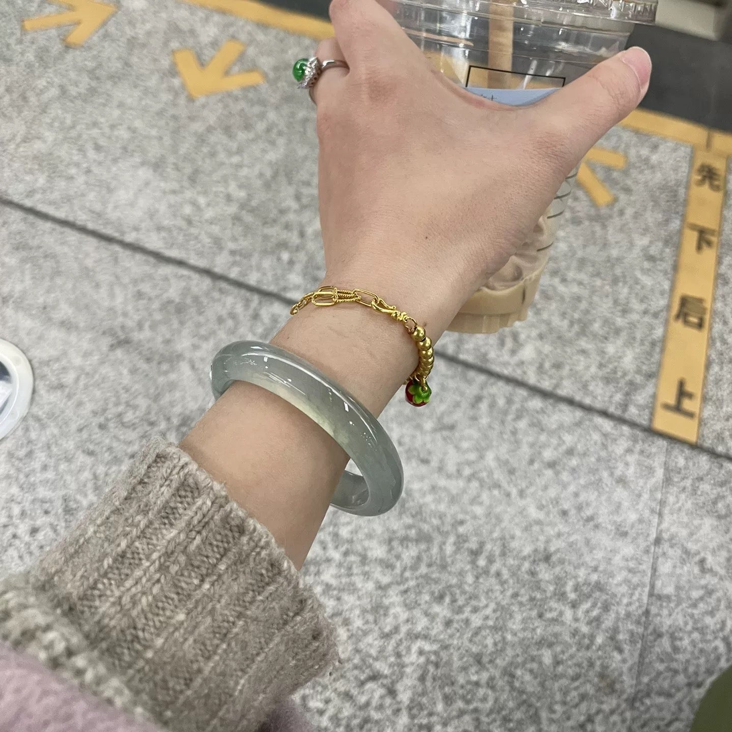 3164Women bracelet