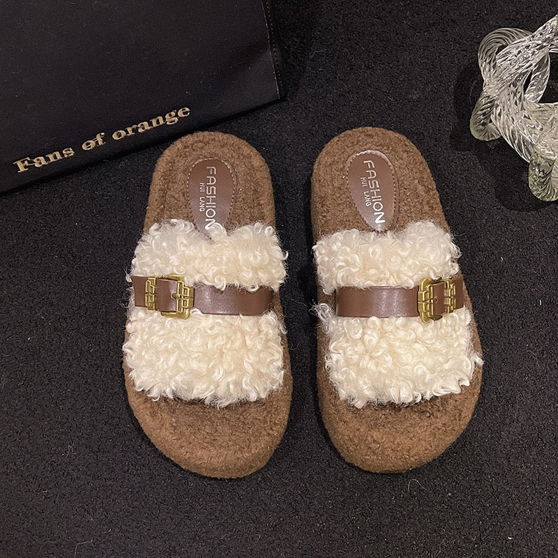 3240 Plush Slippers