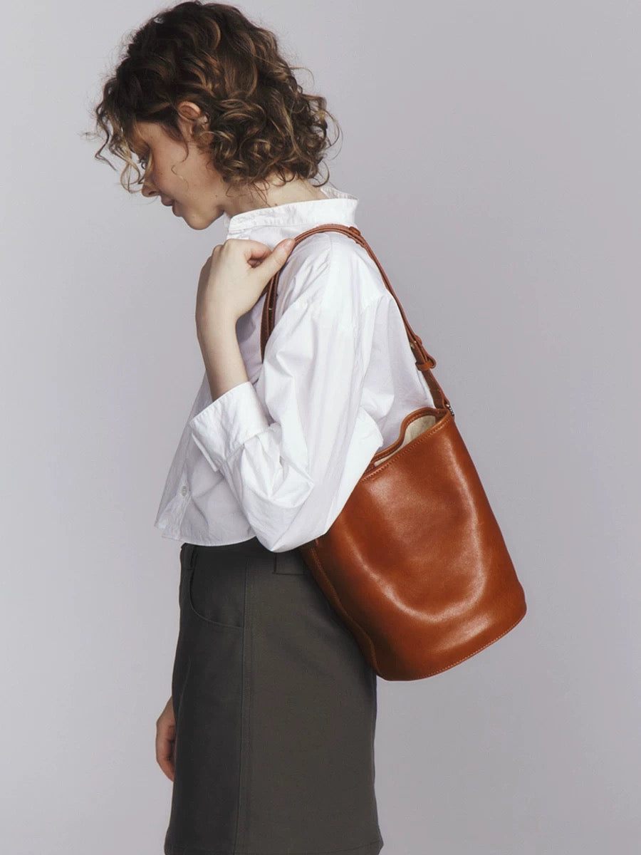 4608 genuine leather bucket bag