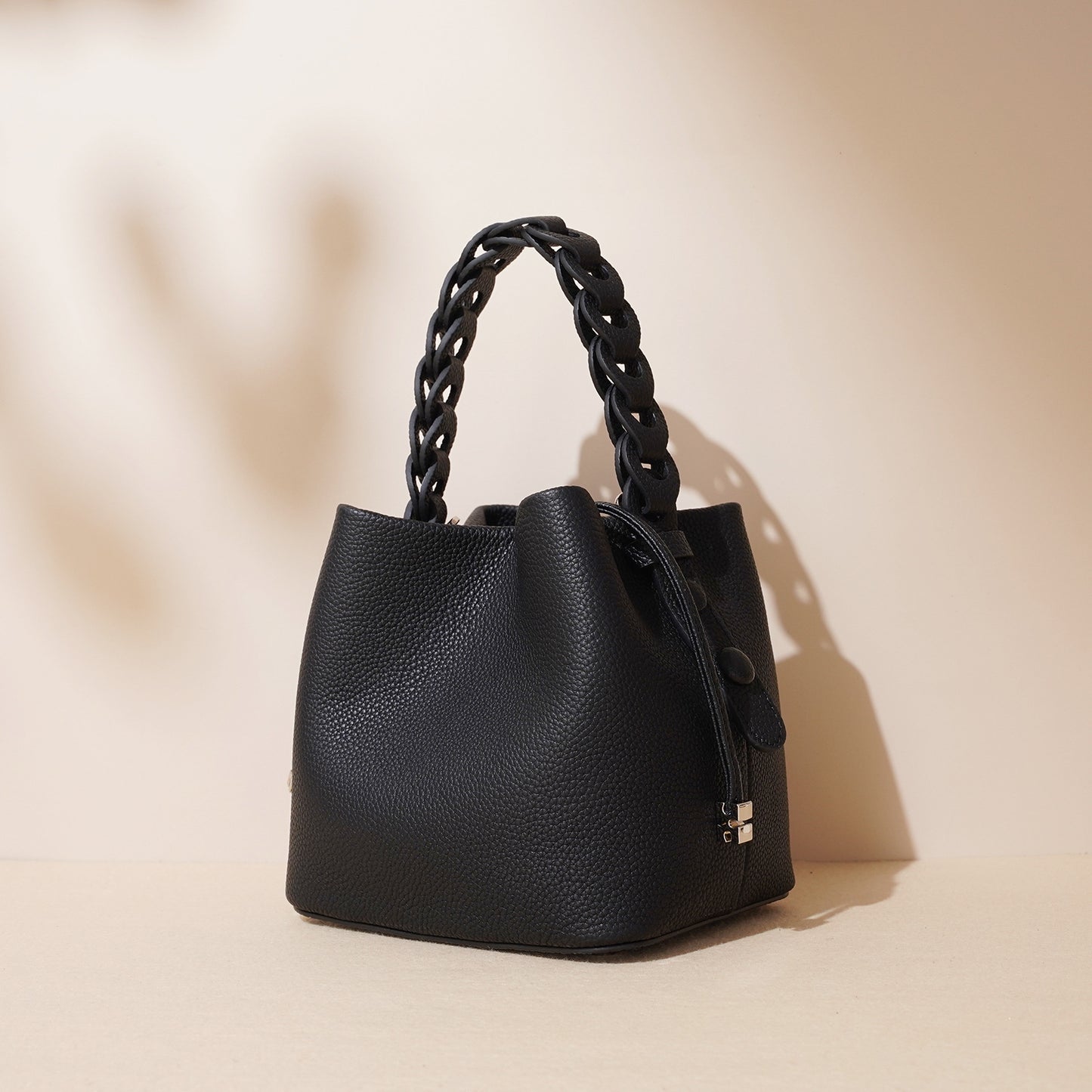 991 small solid bucket bag