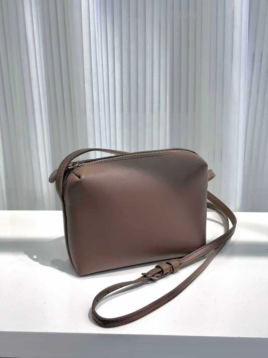 146 small camera crossbody bag