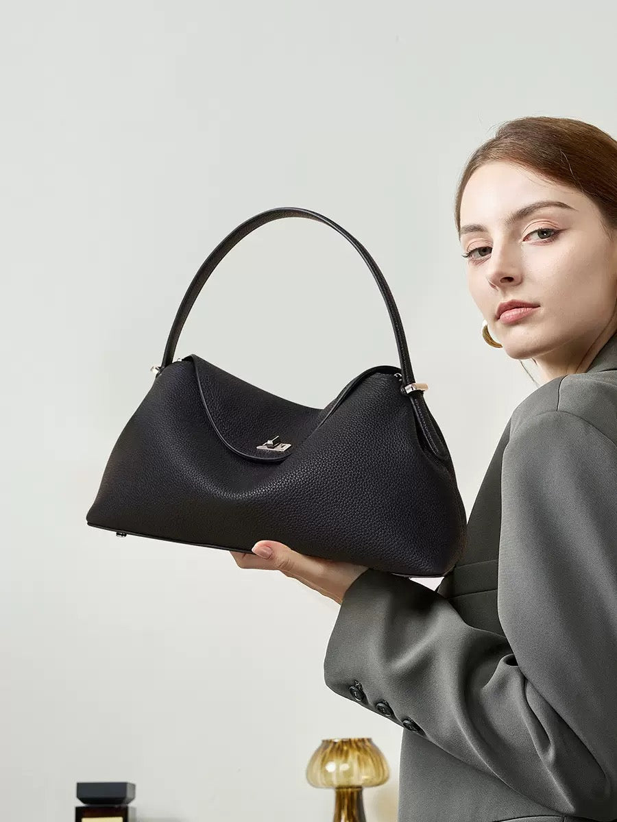 3030 Stylish women's handbag