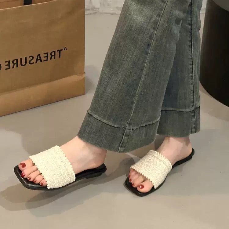 4375 fashionable one-strap slides