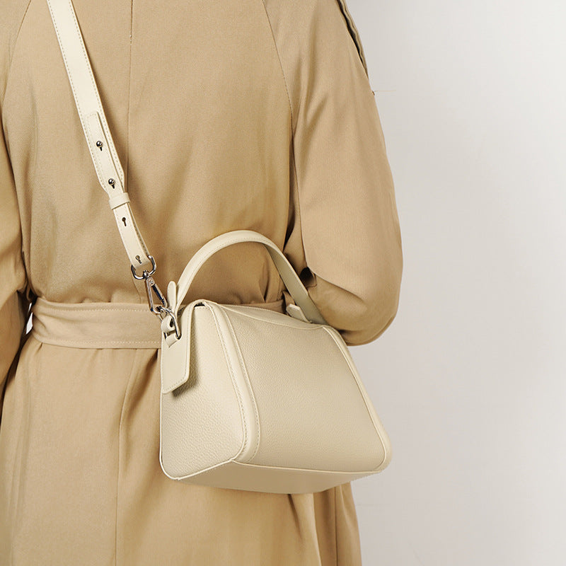 2104 niche boston crossbody bag