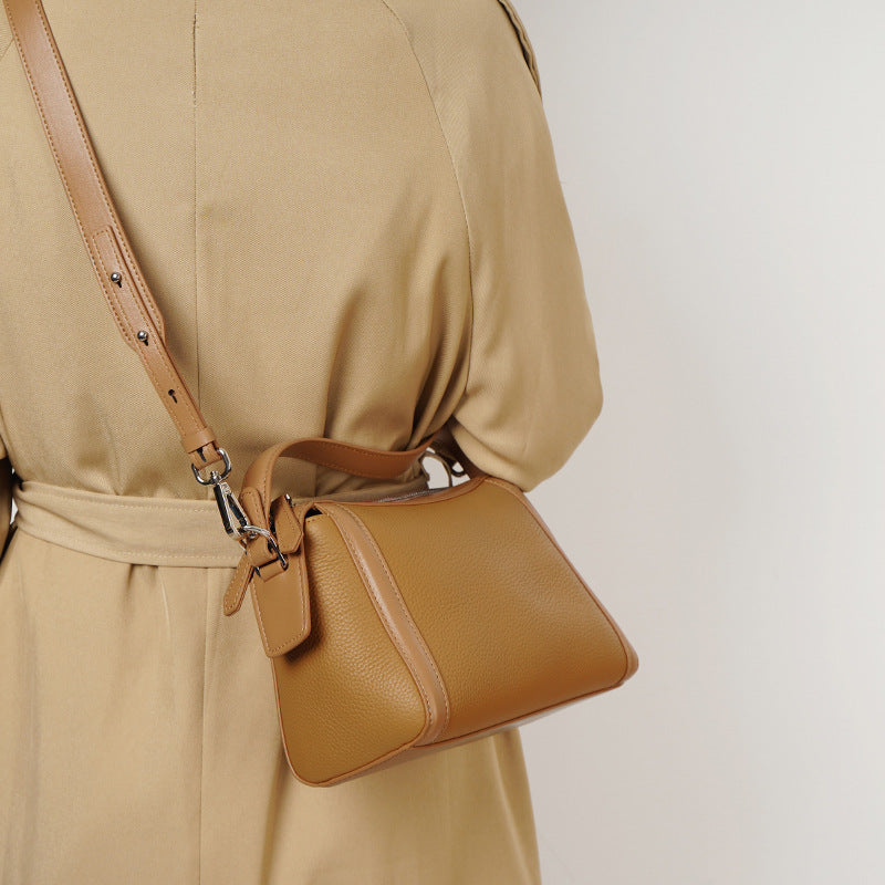 2104 niche boston crossbody bag