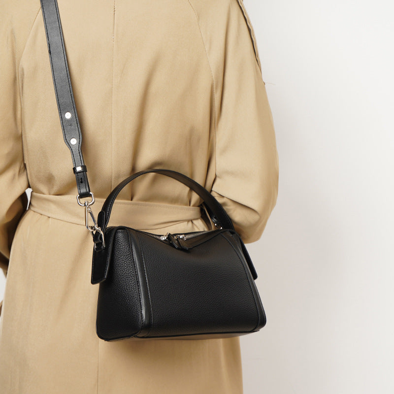 2104 niche boston crossbody bag