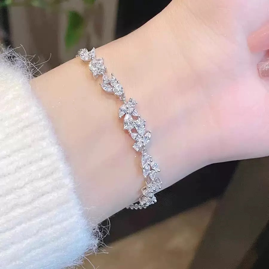 3428 Stylish Bracelet