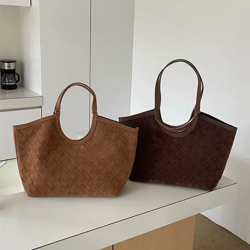 2763 Large woven handbag in suede