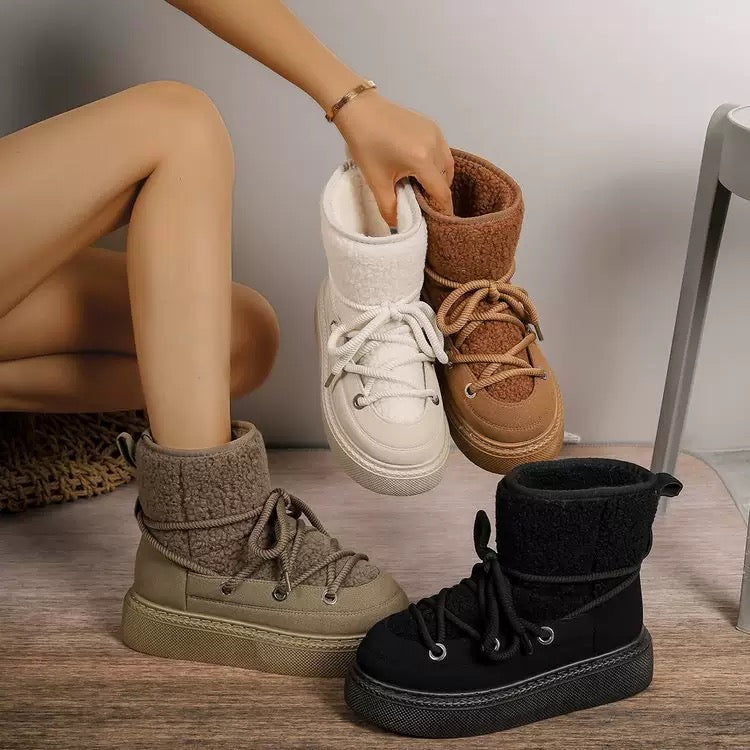 2882 Platform Snow Boots with Criss-Cross Laces