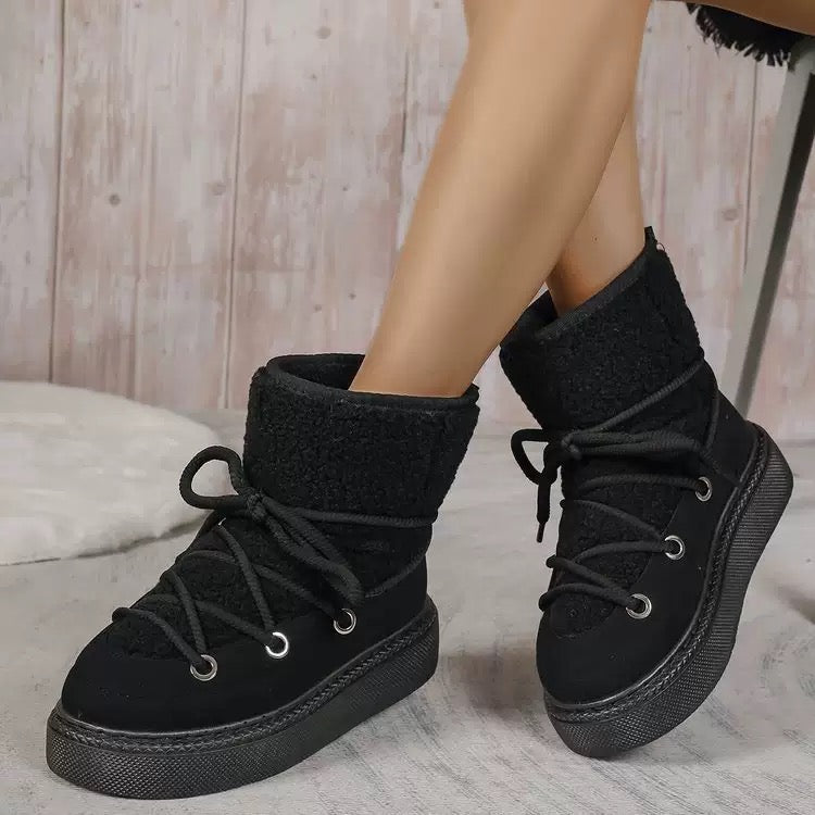 2882 Platform Snow Boots with Criss-Cross Laces