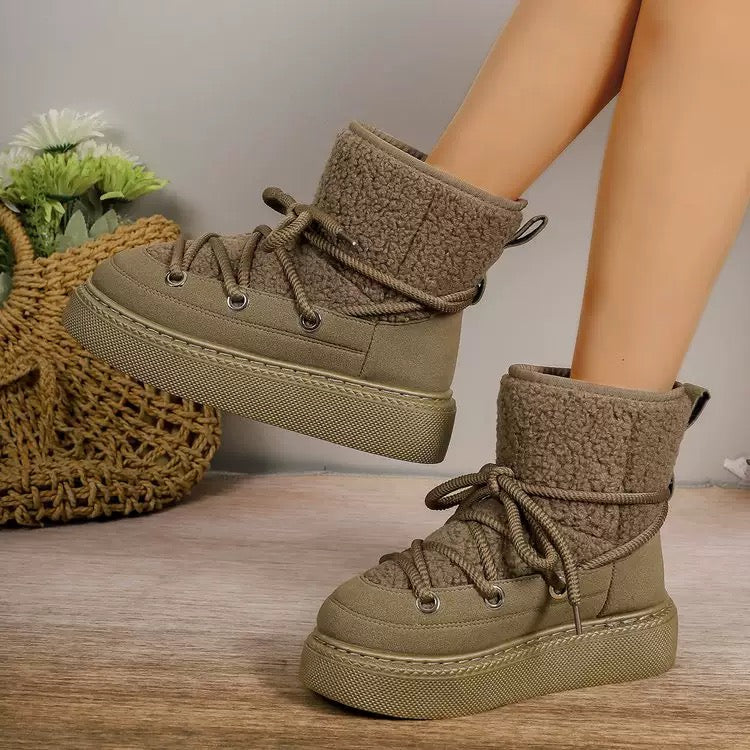 2882 Platform Snow Boots with Criss-Cross Laces