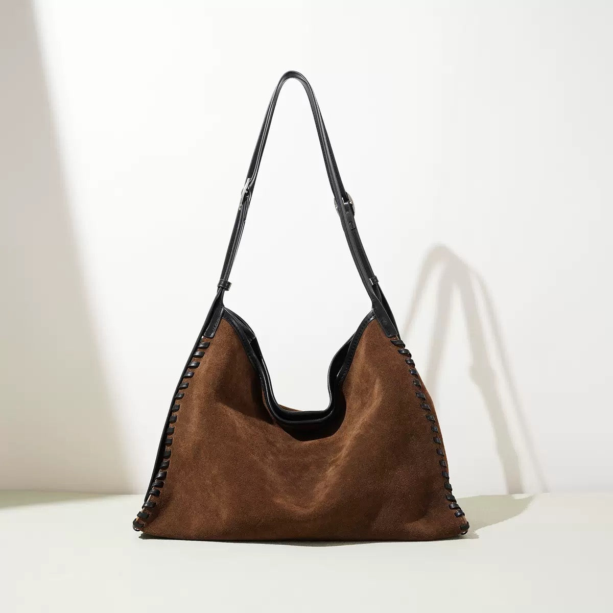 2789 large handbag in suede