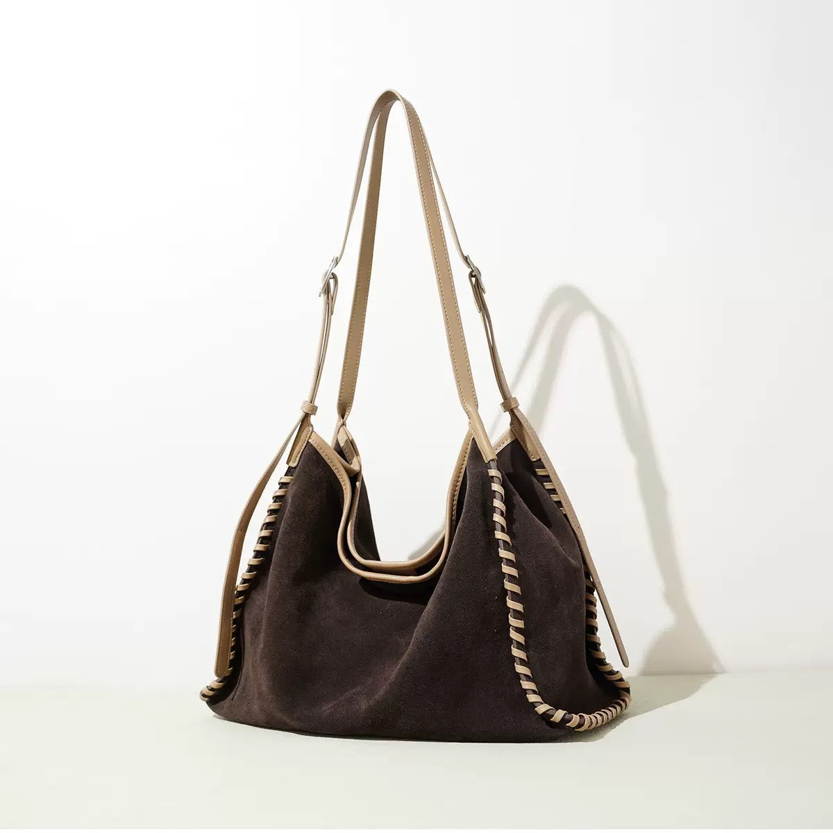 2789 large handbag in suede