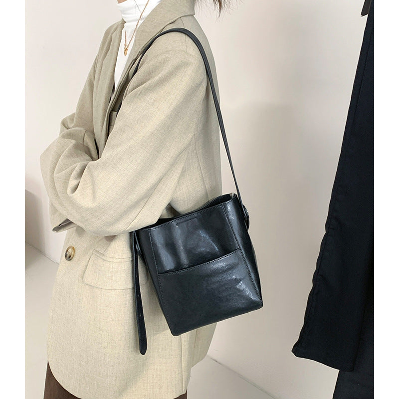 2217 small bucket handbag