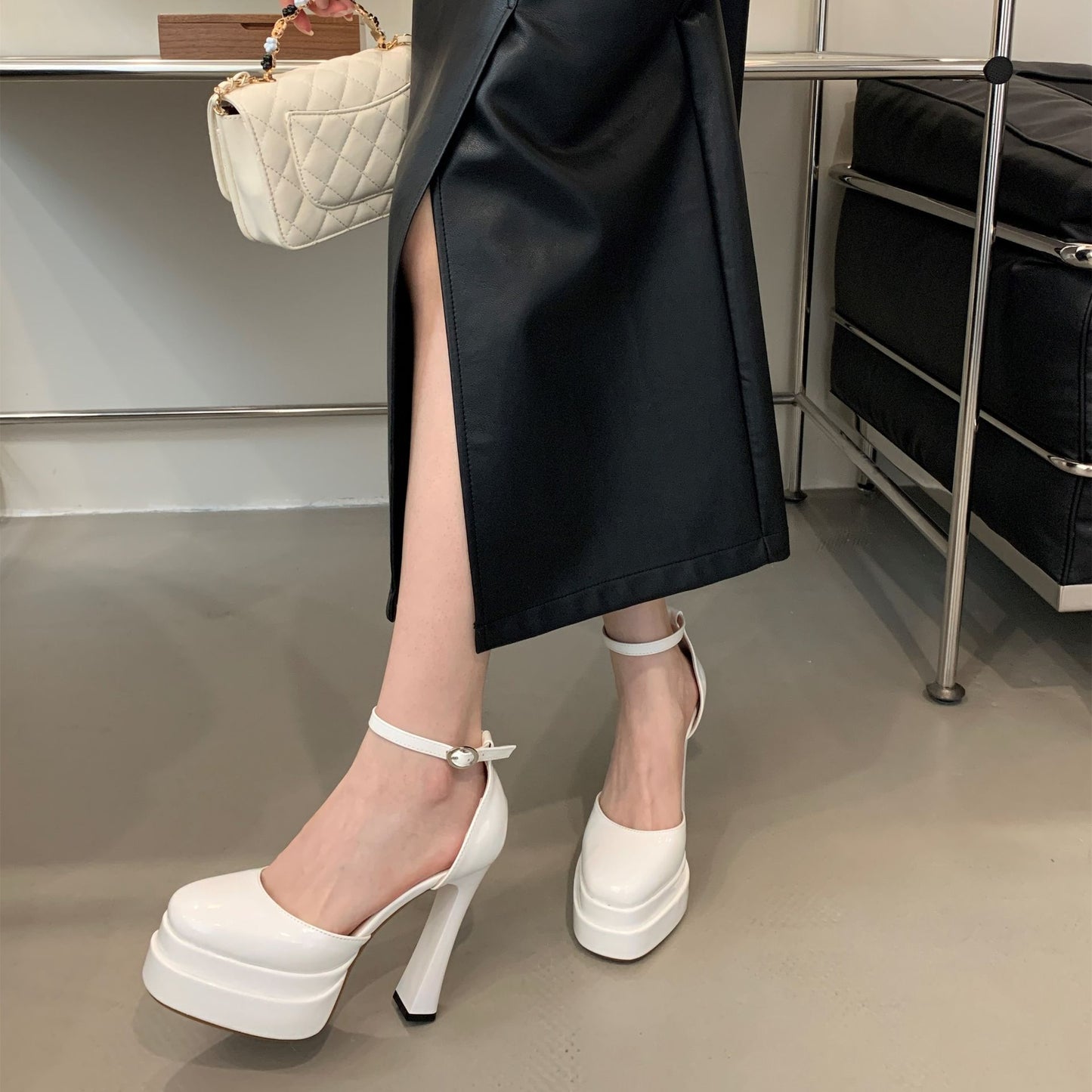 2268 patent leather high heel