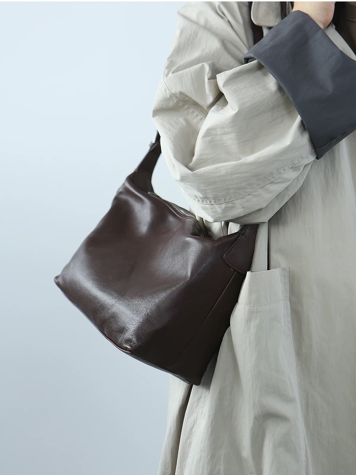 D50 Women's Leather Shoulder Bag