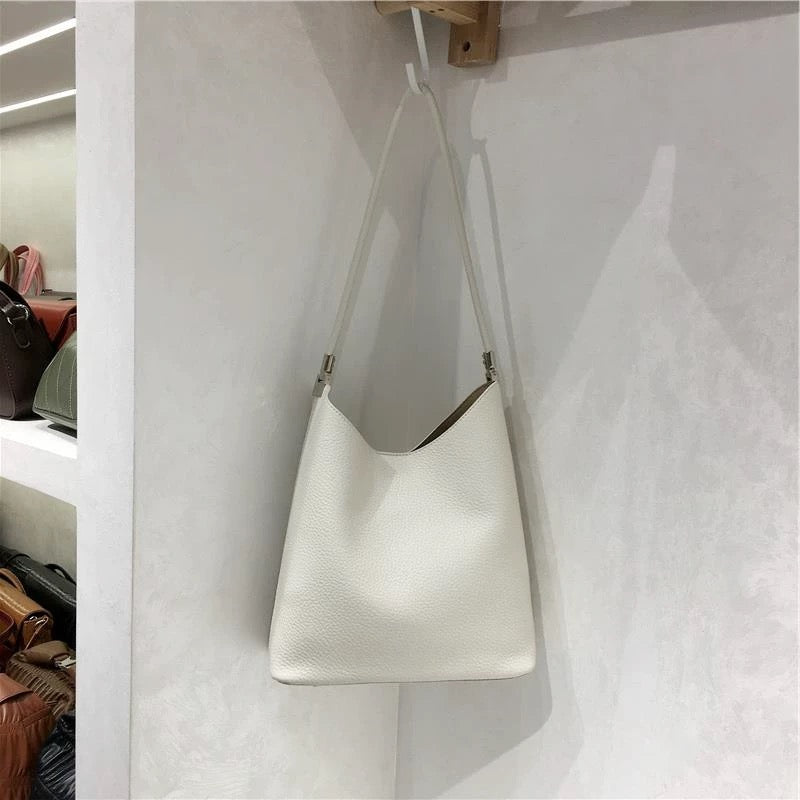 749 Women Shoulder Bag