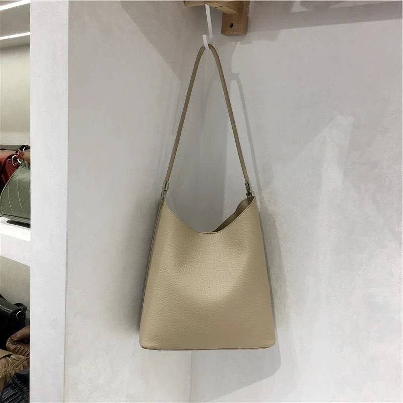 749 Women Shoulder Bag