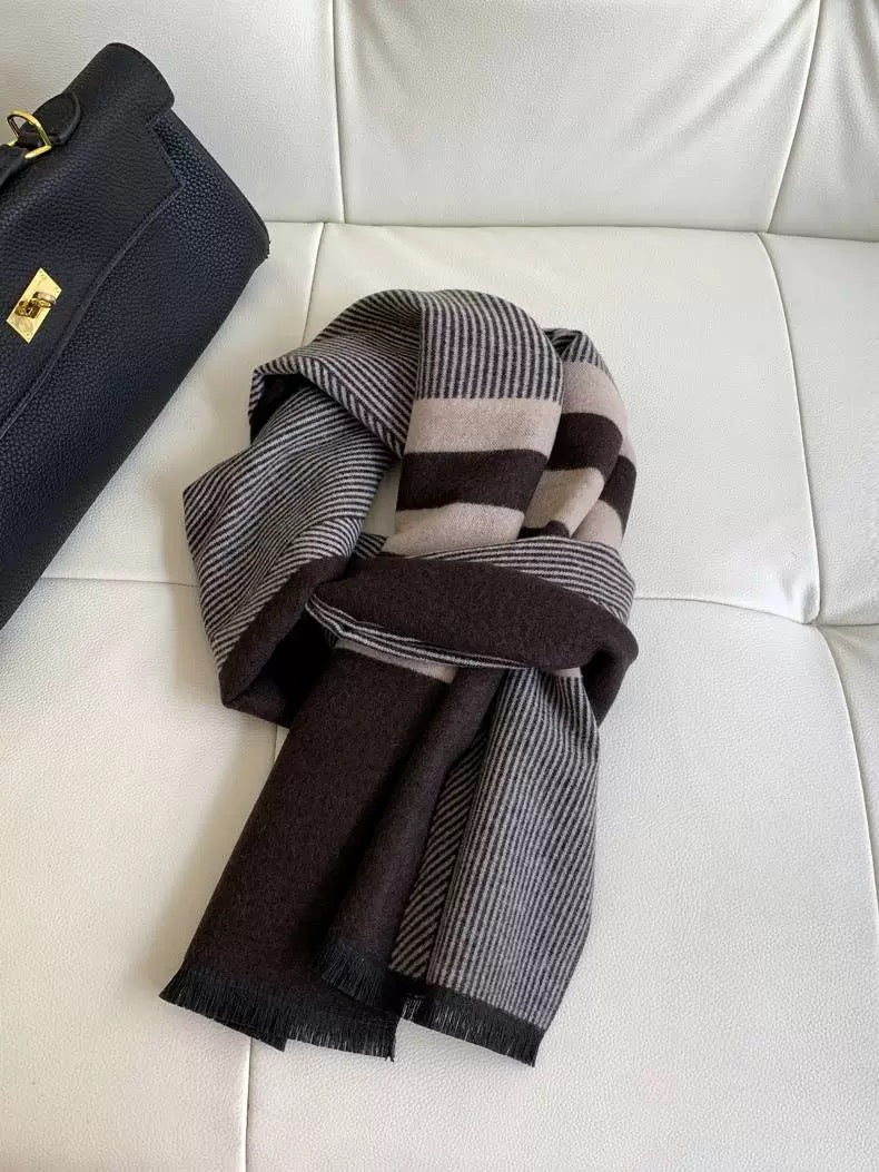 1889 Fashion Scarf