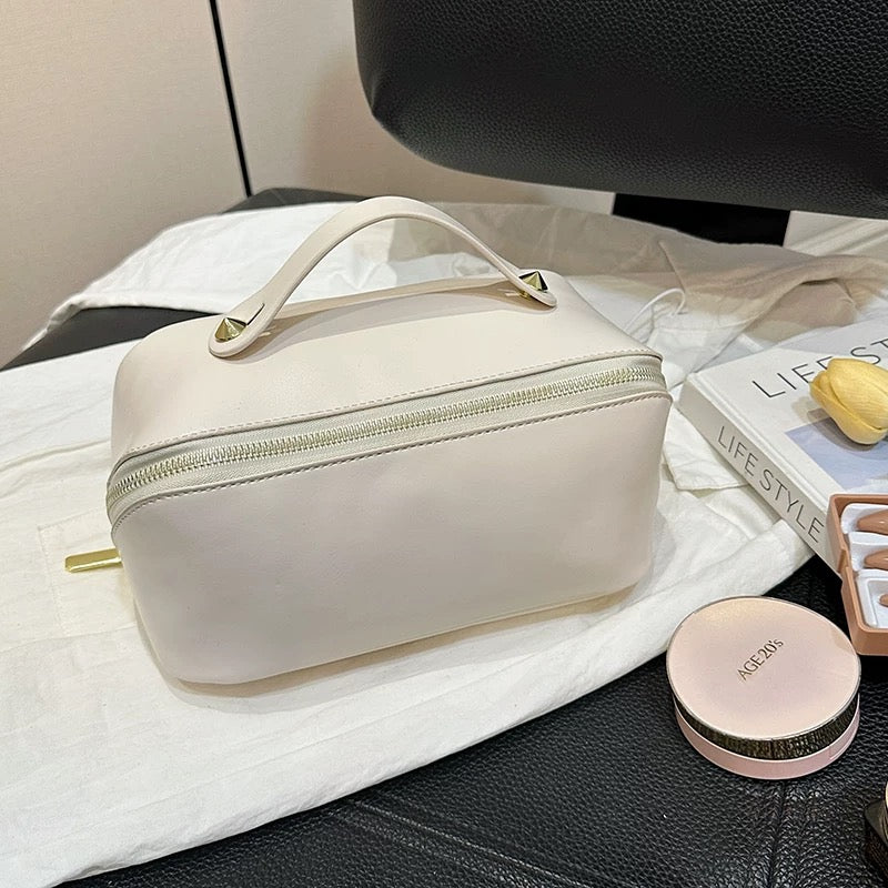 709 Multi-colored makeup bag