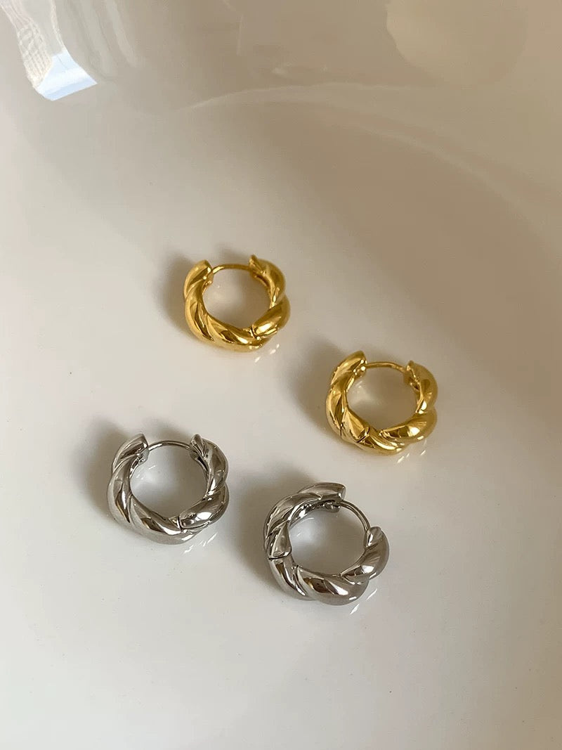 2330 Ladies' Classic Earrings