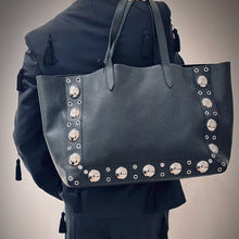 2693 casual large suede bag with studs