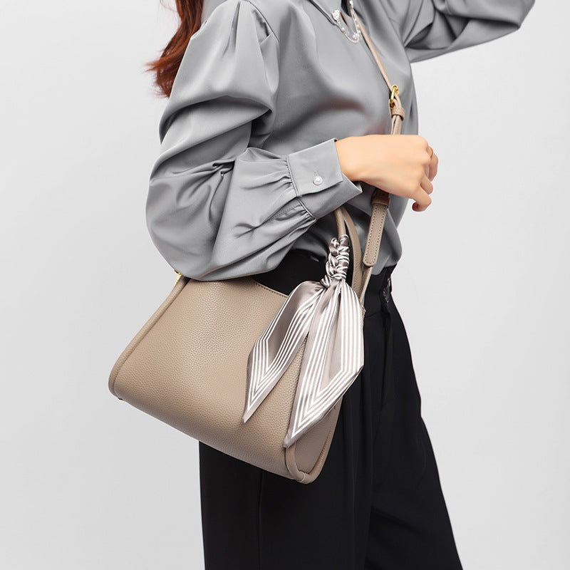 1247 solid bucket handbag