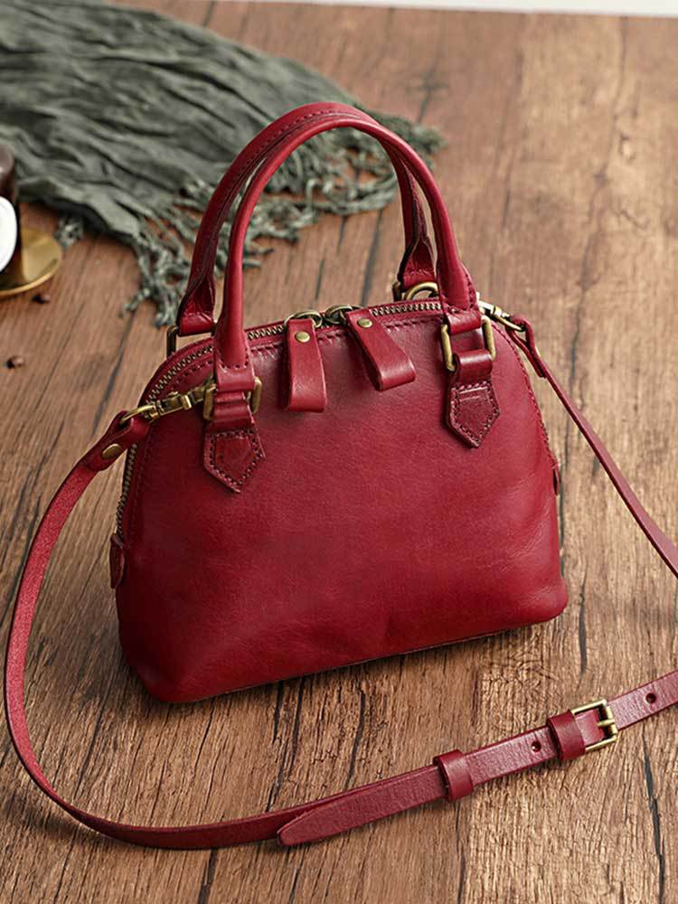 1833 small vintage handbag