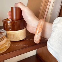 2249 acrylic resin wide bracelet