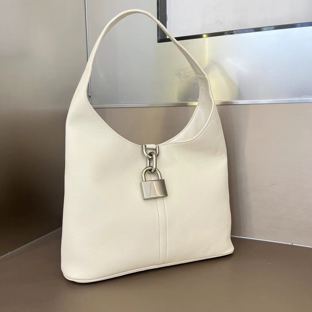 1942 lock handbag