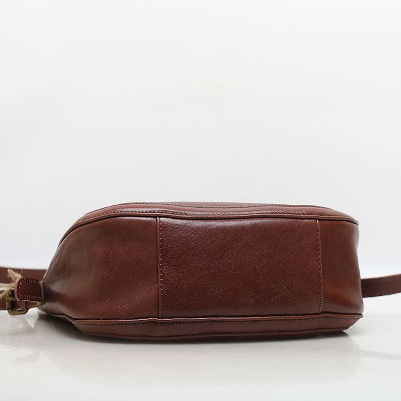 1821 solid leather messenger bag