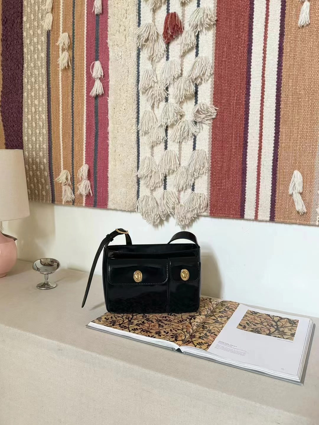 1719 new design patent leather women messenger bag