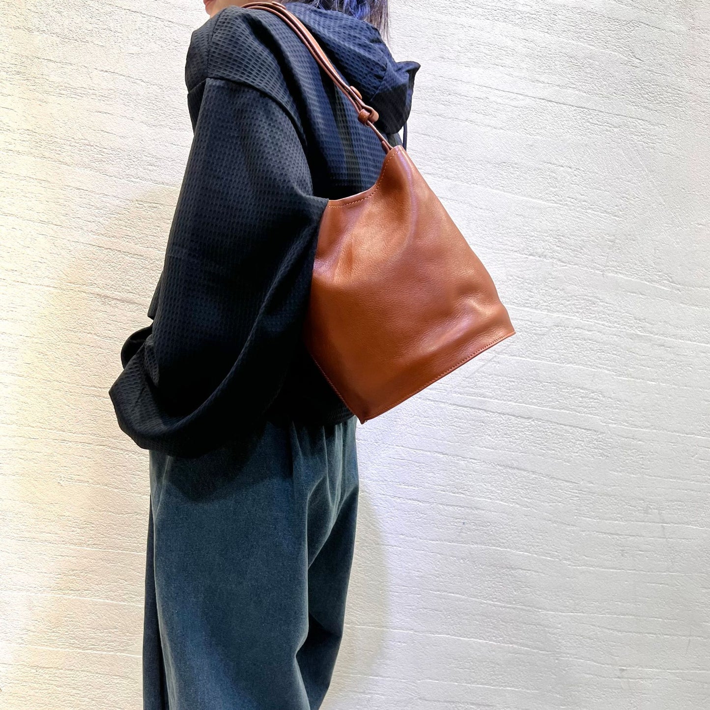 1829 bucket crossbody bag